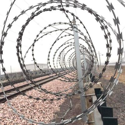 Galwanizowany brzytwa Drut kolczasty 500 Meter Długość Drut kolczasty Ogrodzenie 50kg Barbar Wire Ogrodzenie Roll w Egipcie