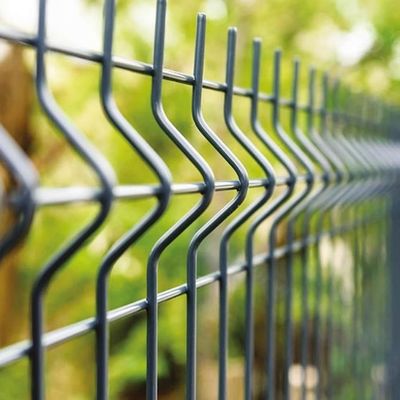 Dostosowywalny 3,8 mm Włókna średnica 50 × 100 mm Mesh Persik Post 3D krzywy ogrodzenie dla ochrony perymetru willi