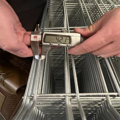 Galwanizowane metalowe ogrodzenie zewnętrzne o długości 6 stóp