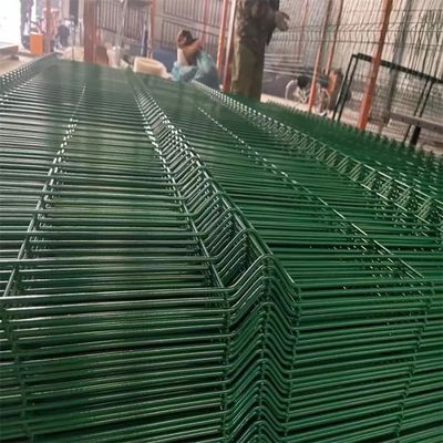 3D zakrzywiona sieć drutowa ogrodzenie Panel stalowy V Fold PVC powlekany Panel z spawaną siecią drutową