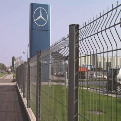 Fabryczny bezpośredni 3D zakrzywiony ogrodzenie z 50 × 100 mm siatki Gorąco ocynkowane i elektrostatyczne opryskiwanie dla łatwego montażu