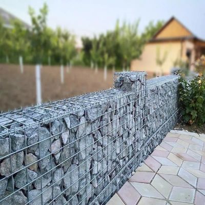 Galwanizowane spawane Gabion Klatka podtrzymująca ściana Kamień Gabion Mesh Ogrodzenie ogrodowe Skały wypełnione pudełko do ogrodzenia ogrodzenia