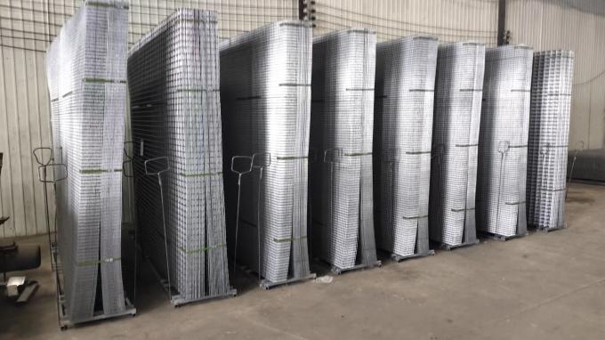 Anping Factory Supplying Welded Wire Mesh Roll Panels Galvanized Steel Matting 0