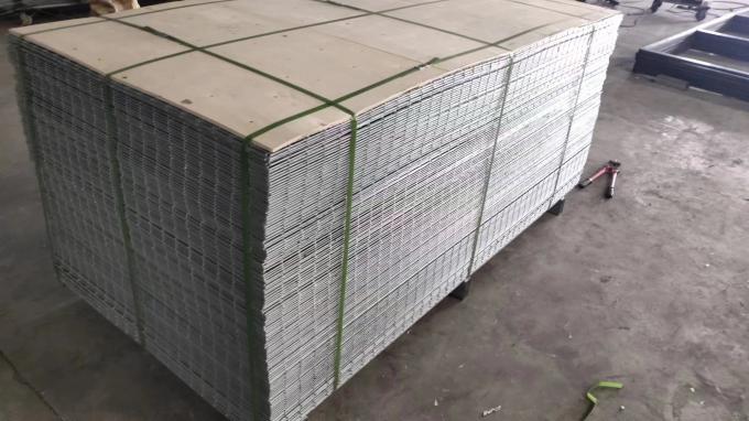 Anping Factory Supplying Welded Wire Mesh Roll Panels Galvanized Steel Matting 1